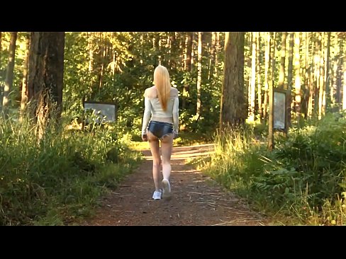 ❤️ Moaie frou beweecht stadich, net neaken video ❤️ Pornofideo op fy.teencumpot.ru ❌